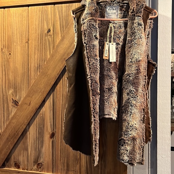 NWT Dylan/True Grit brown vintage fur reversible vest with hood size L - Picture 2 of 6